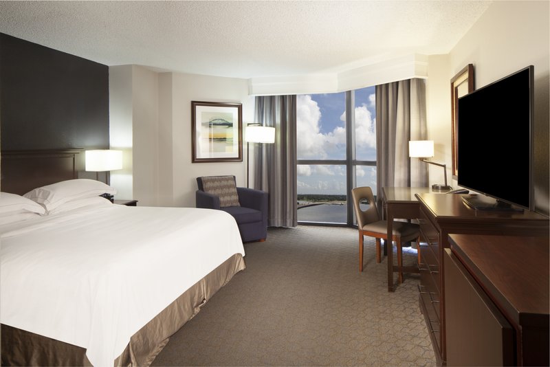 Compass Hotel Nassau Bay 10/65