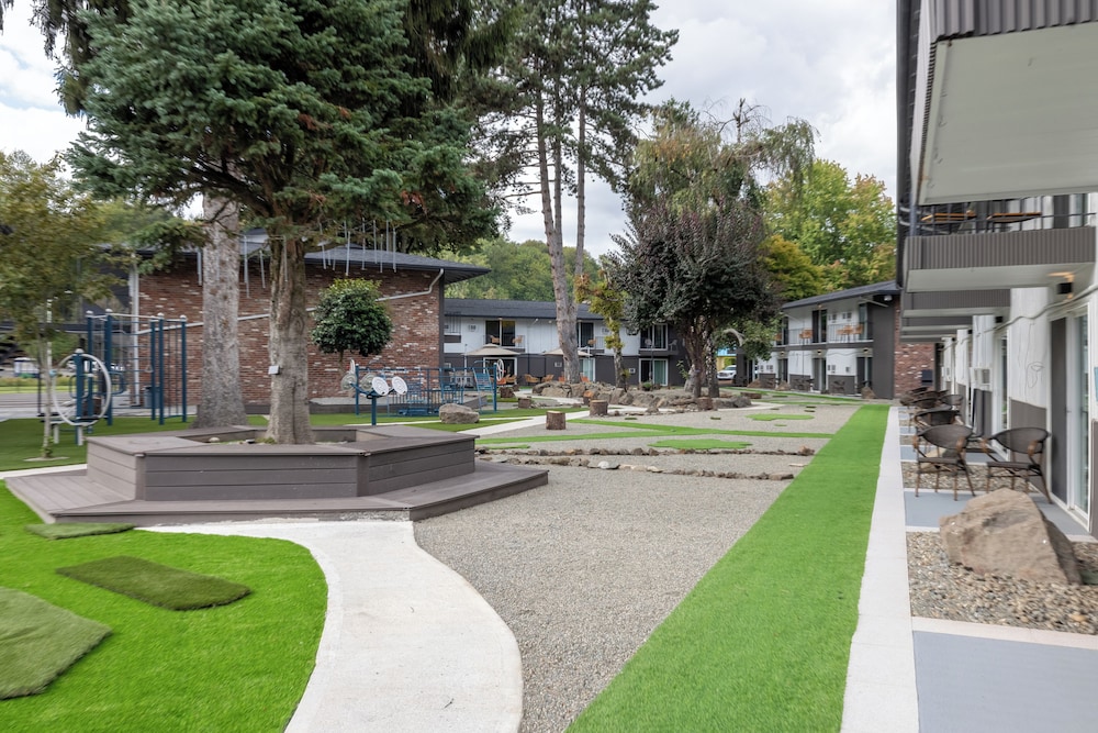 Interurban Suites Hotel, a Dazzler Select by Wyndham 66/69