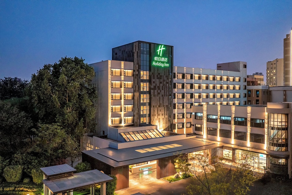HOLIDAY INN ZHENGZHOU 2/69