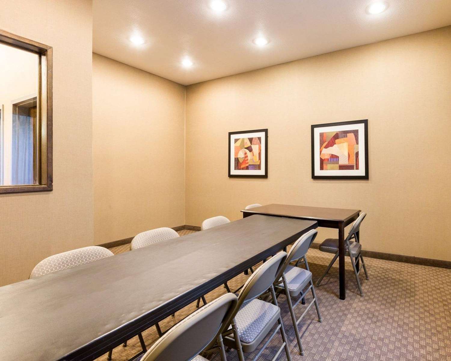 Comfort Inn & Suites Winnie 21/24