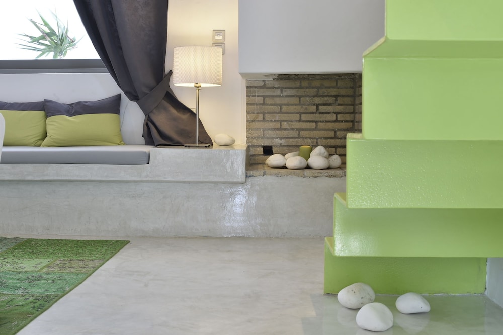 Naoussa Hills Boutique Resort- Adults Only (13+) 75/76