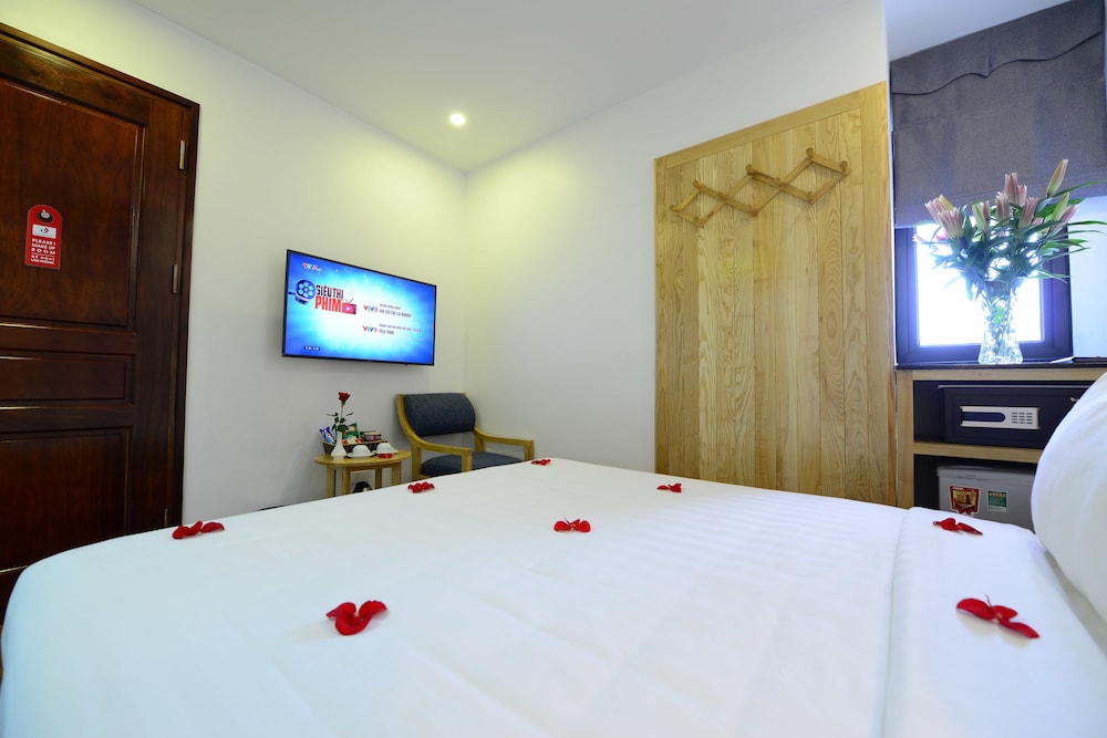 Blue Hanoi Inn Luxury Hotel 27/44