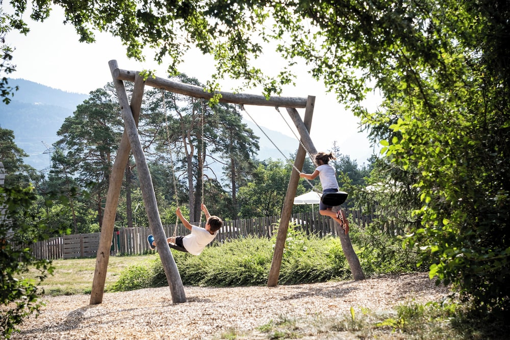 Huttopia Bourg Saint Maurice 24/48