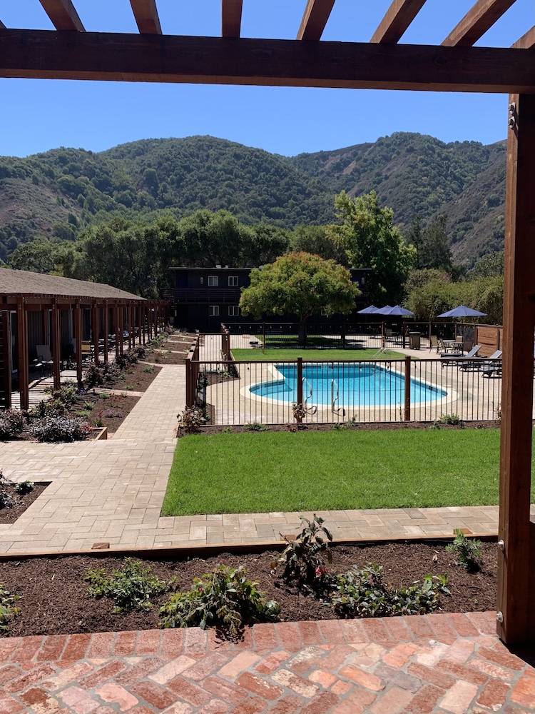 Hidden Valley Inn 6/57