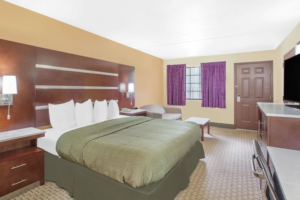 Days Inn by Wyndham Fayetteville 7/14