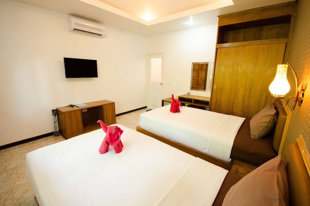 DELUXE, TWIN BEDS