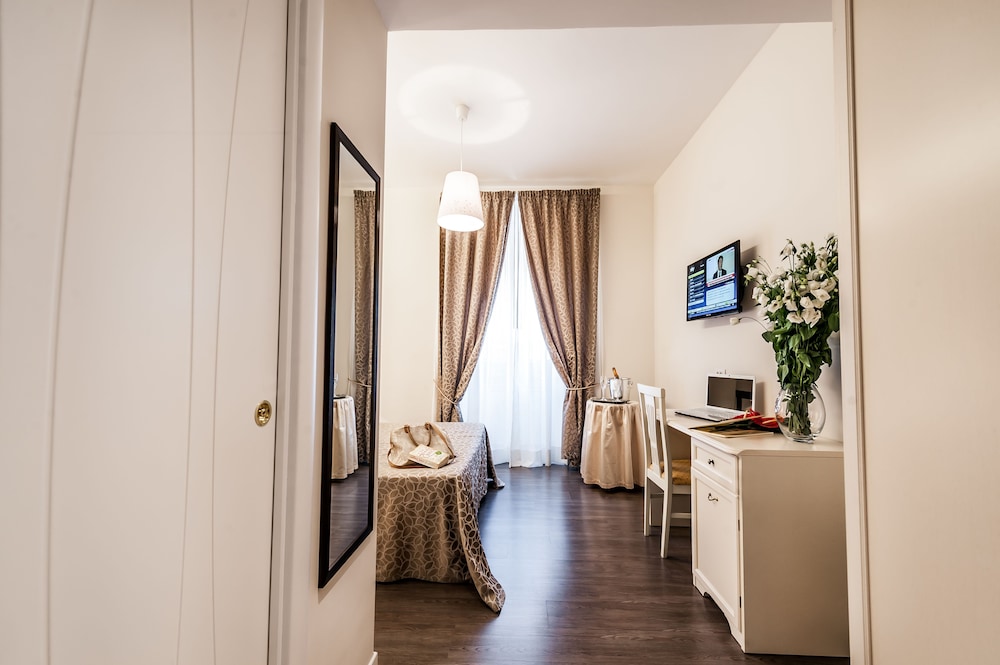 Relais de L Opera 52/72