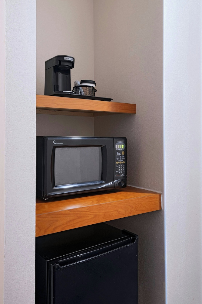 Fairfield Inn and Suites Tulsa South Medical District 22/47