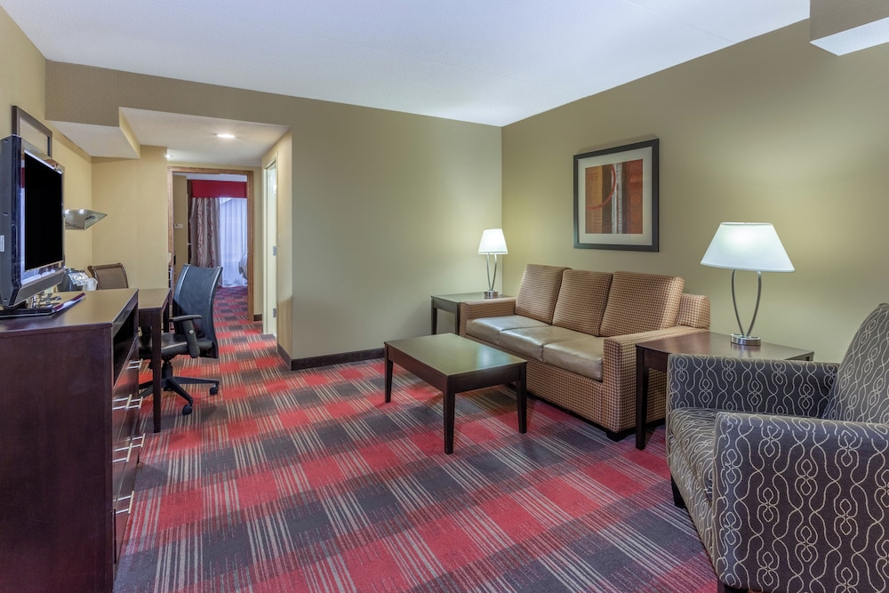 Holiday Inn Express Hotel Suites Bowling Green 38/62