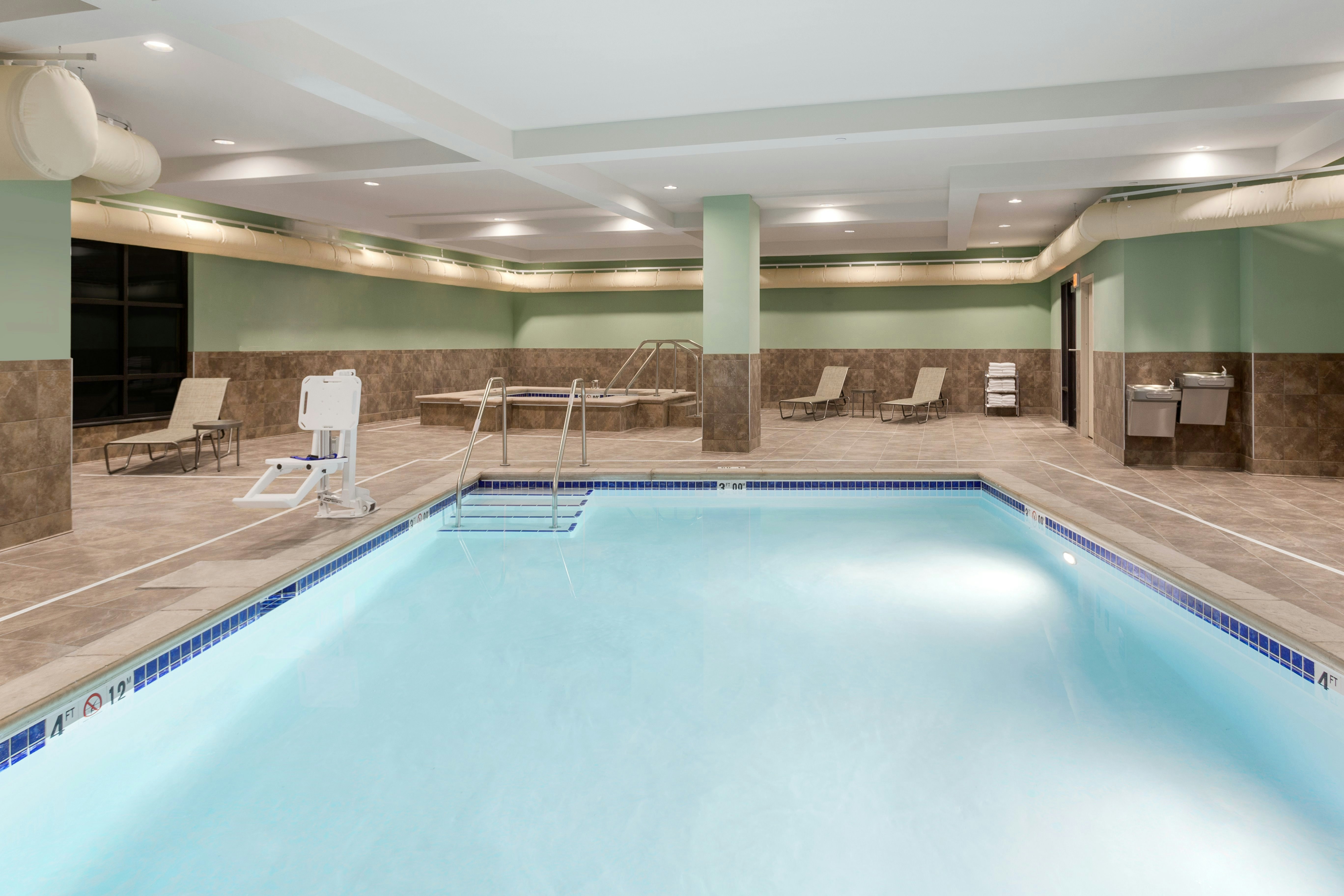 Hampton Inn Suites West Des Moines Sw Mall Area Ia 18/41