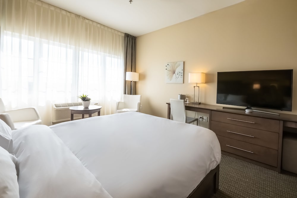 IMPERIA HOTEL & SUITES TERREBONNE 8/60