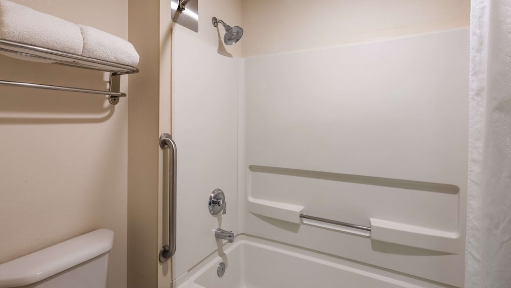 Best Western Plus Peoria 27/28