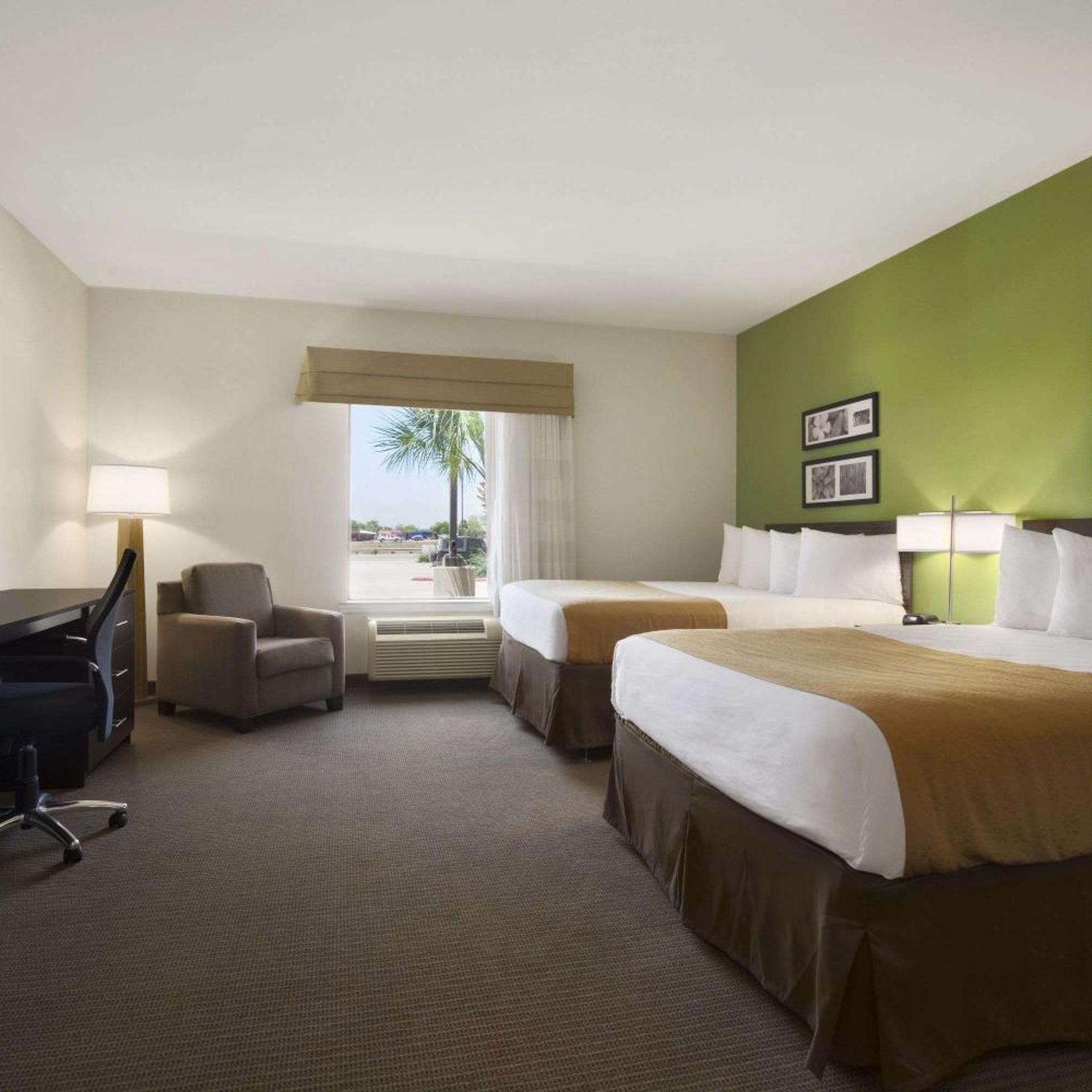 PetroStay Inn and Suites Cotulla (ex. Baymont Inn And Suites Cotulla) 6/20