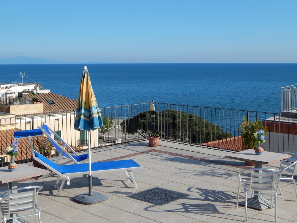 Albergo Riviera 41/46