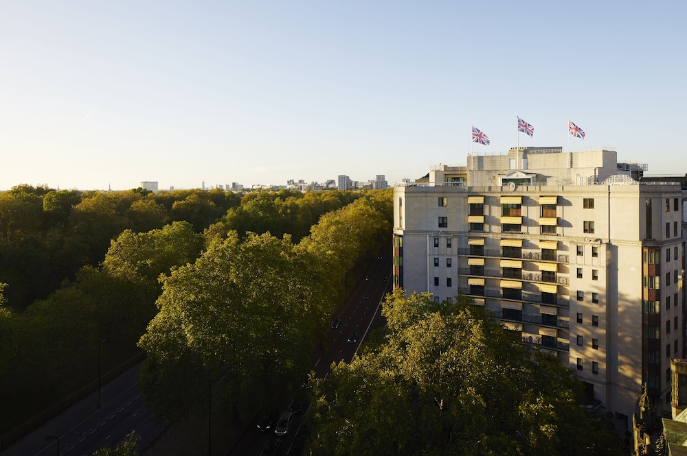 The Dorchester Hotel 2/48