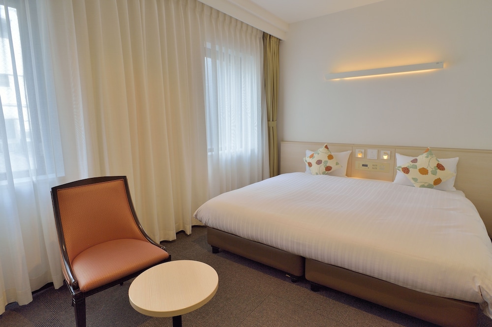ROOM, DOUBLE BED