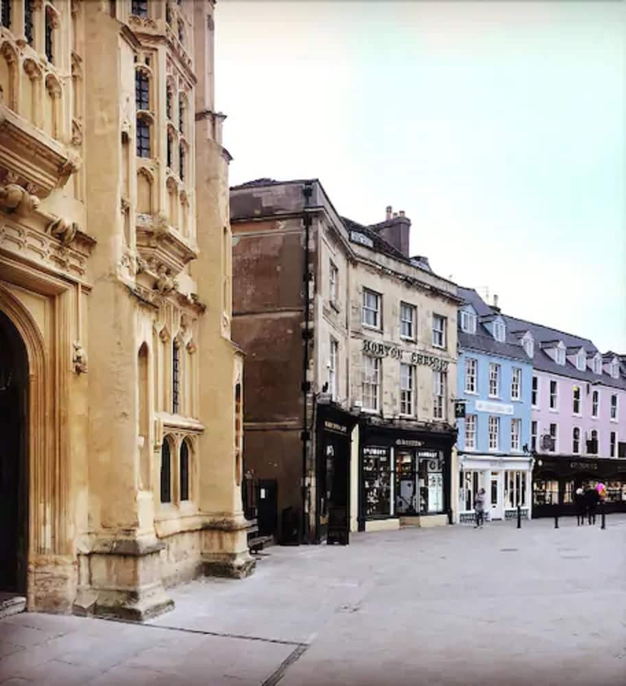 Kings Head Hotel 65/71