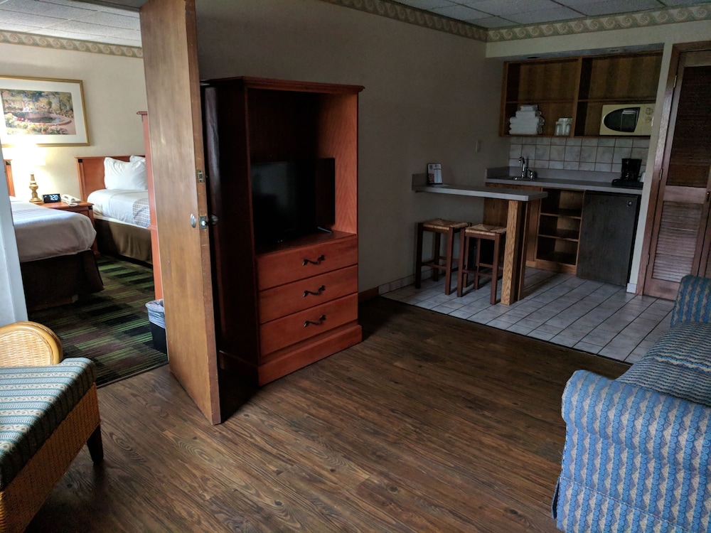 South Shore Inn 32/54