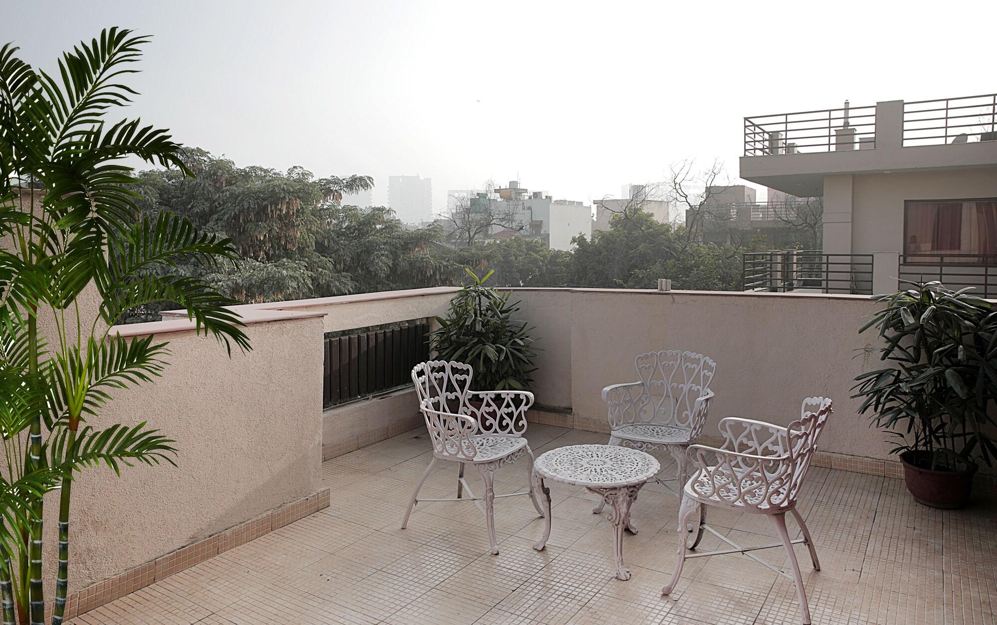Ahuja Residency Cyber City I 25/27