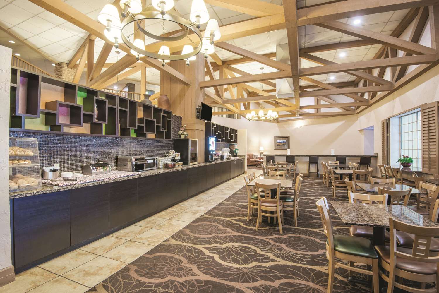 La Quinta Inn & Suites by Wyndham Silverthorne - Summit Co 15/20
