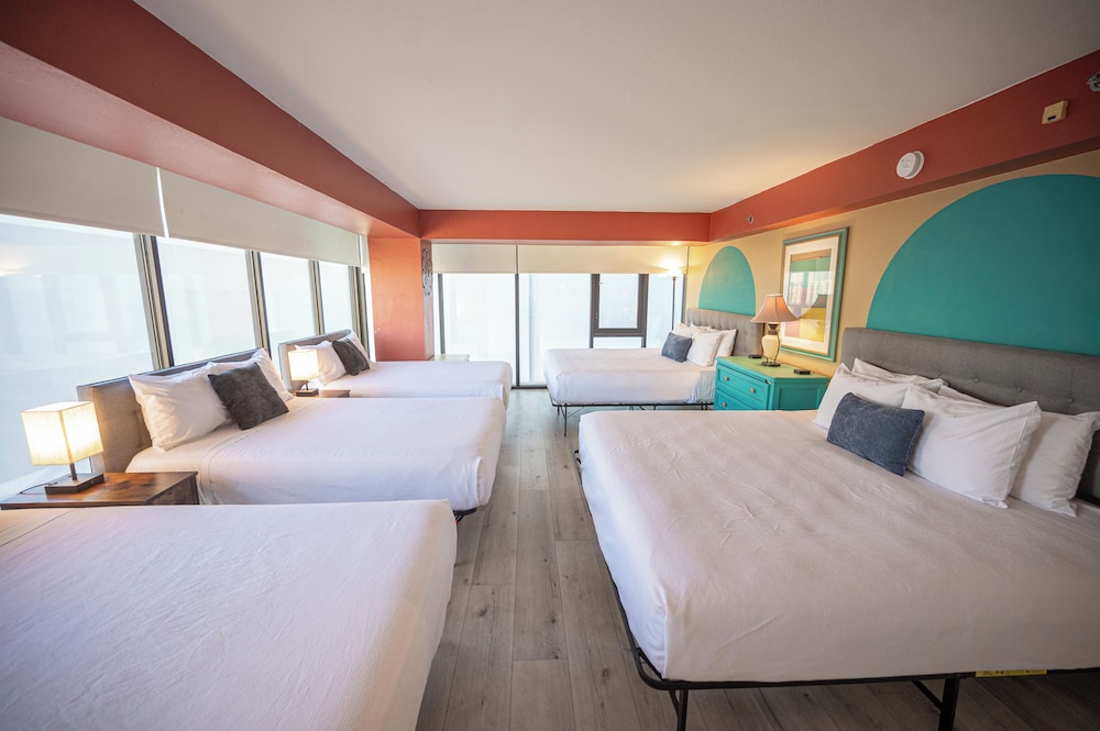 1Bd1Ba w BonusRM Stay Together Suites 19/62