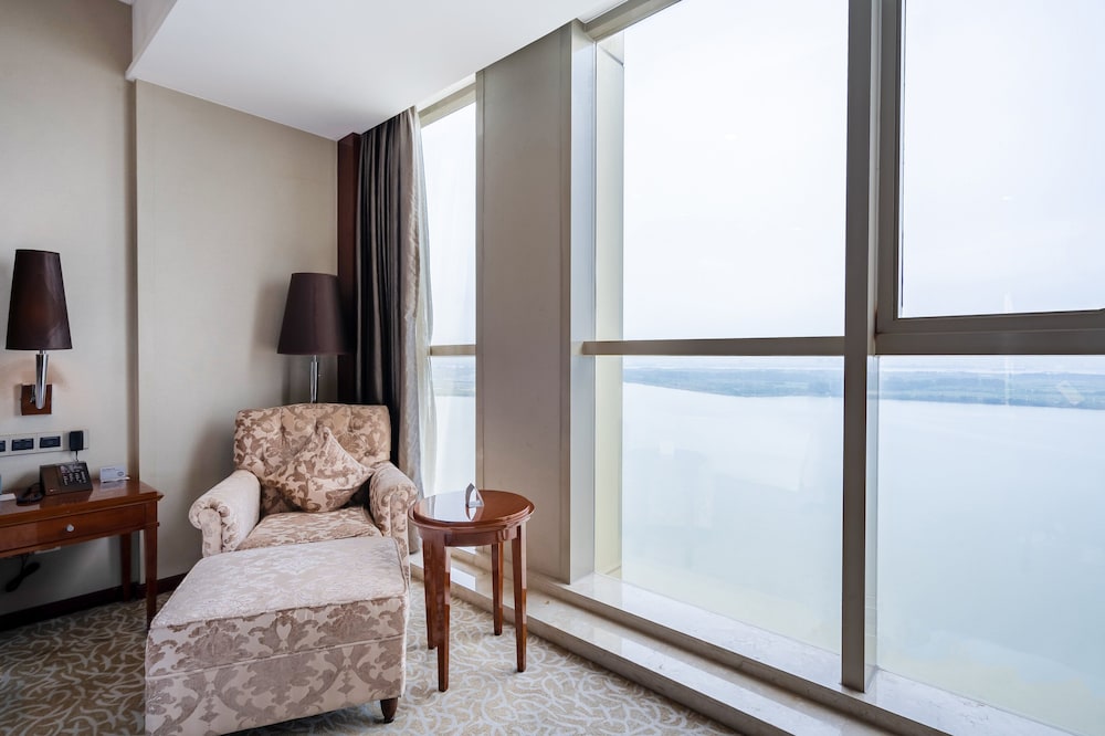 CROWNE PLAZA ZHENJIANG 26/76