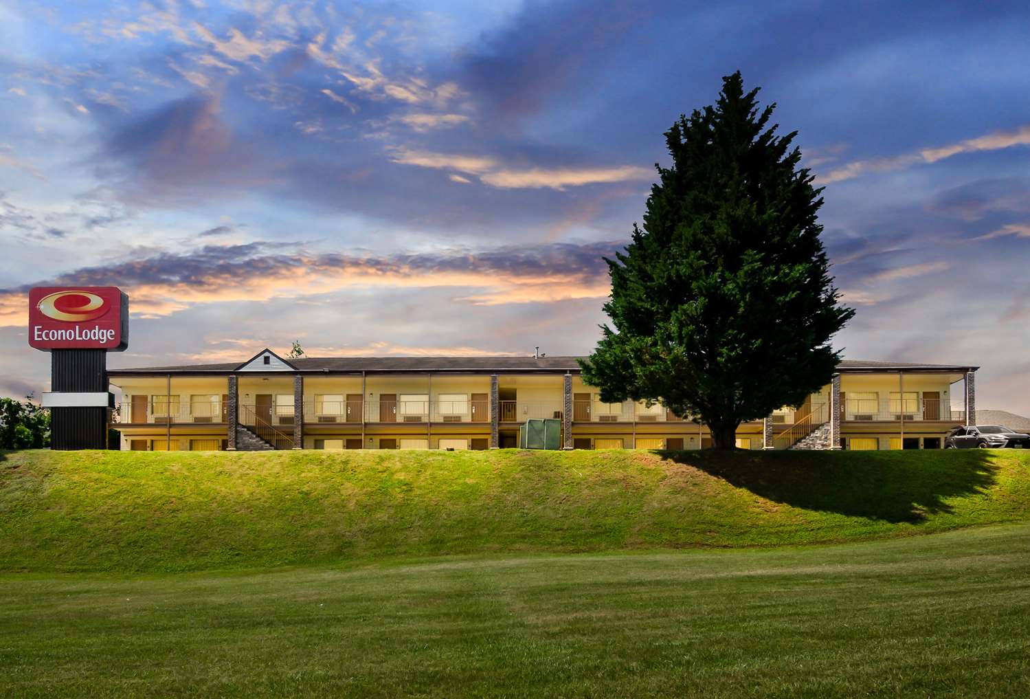 Econo Lodge Lynchburg, VA 48/50