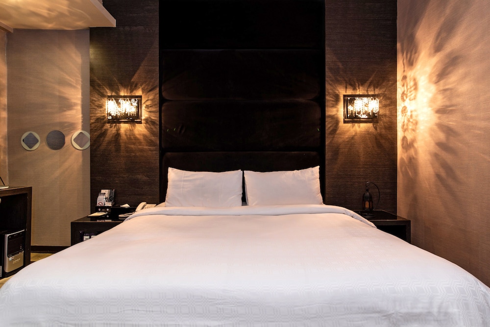 The River Fashion Hotel 16/65