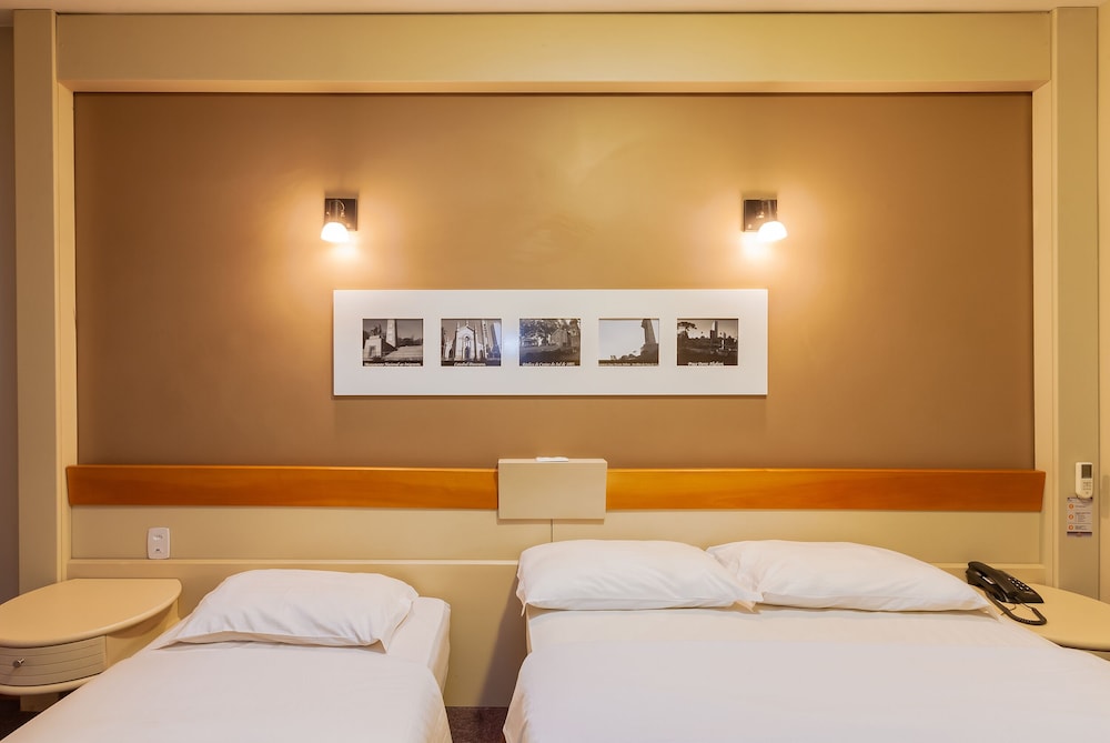 Tri Hotel & Flat Caxias 10/70