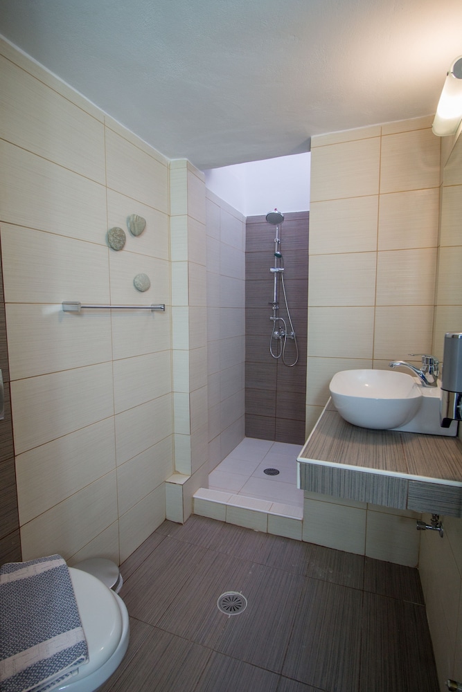 Colosseo Studios & Apartments 35/41