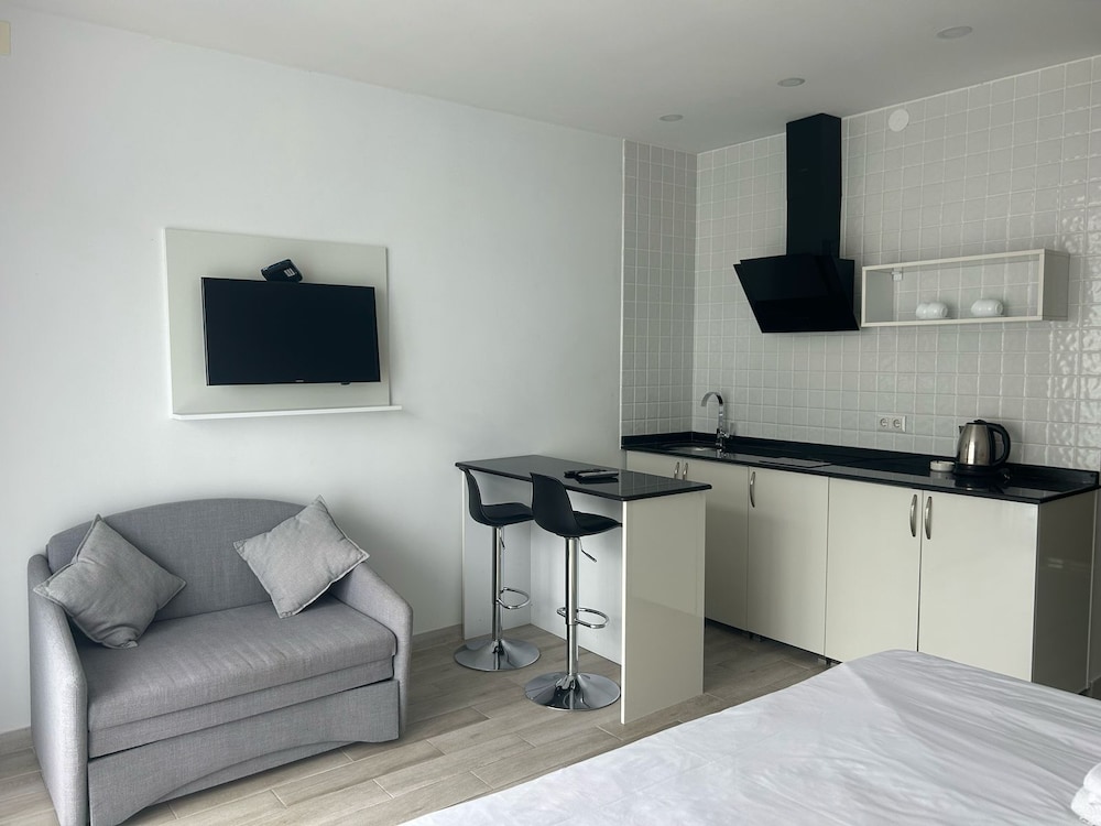 Aqua Batumi Hotel & Apartments 24/46
