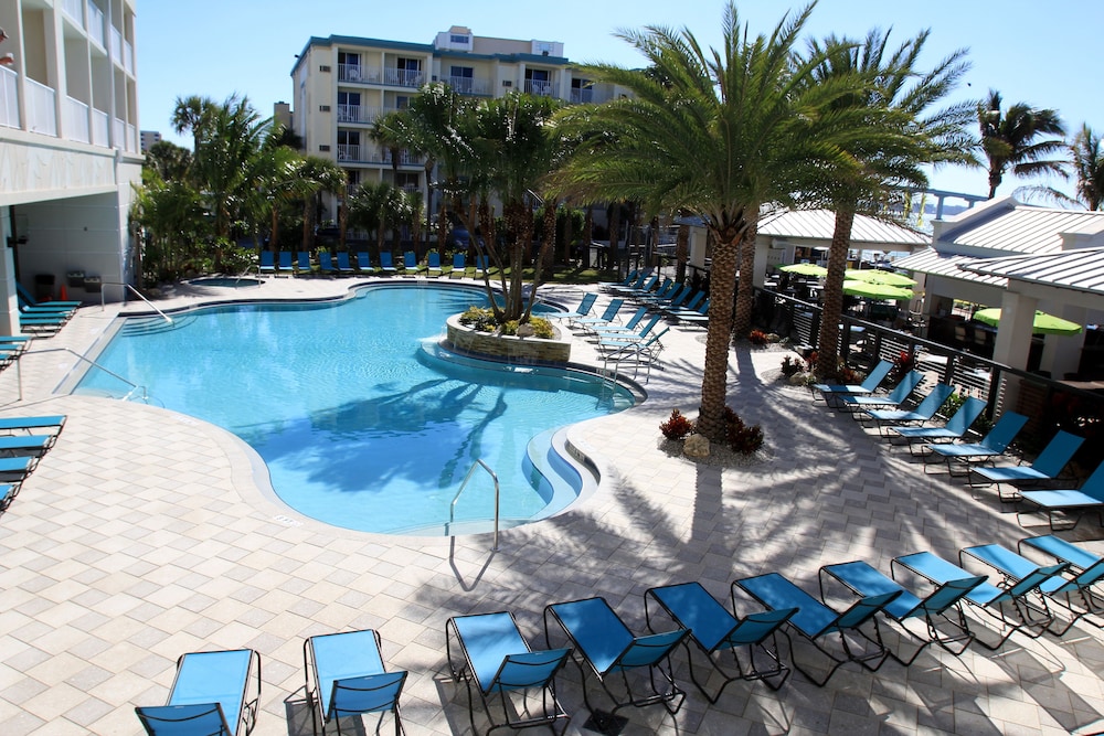Shephards Beach Resort 62/66