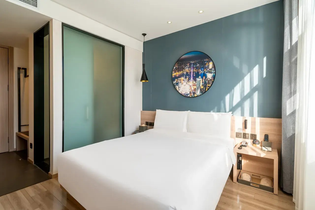 Atour Hotel Shanghai Lujiazui Minsheng Road subway station 14/19