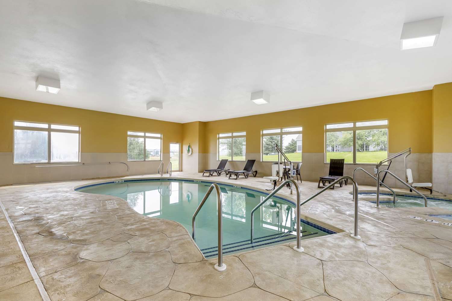 Comfort Inn & Suites Grinnell near I-80 23/32