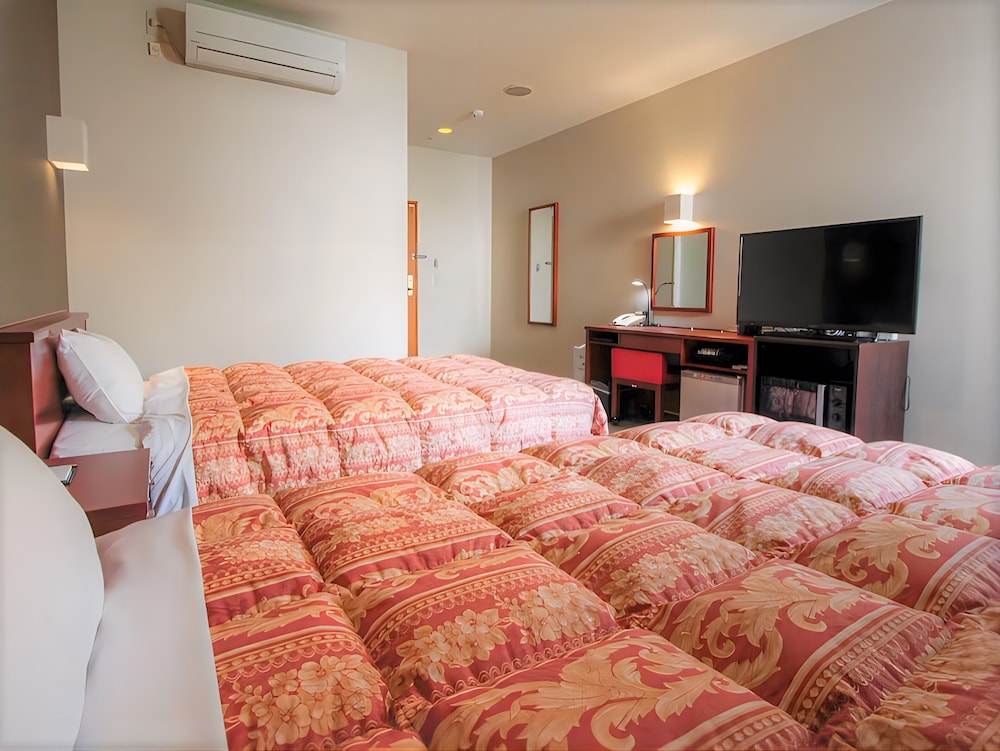 ROOM, TWIN BEDS