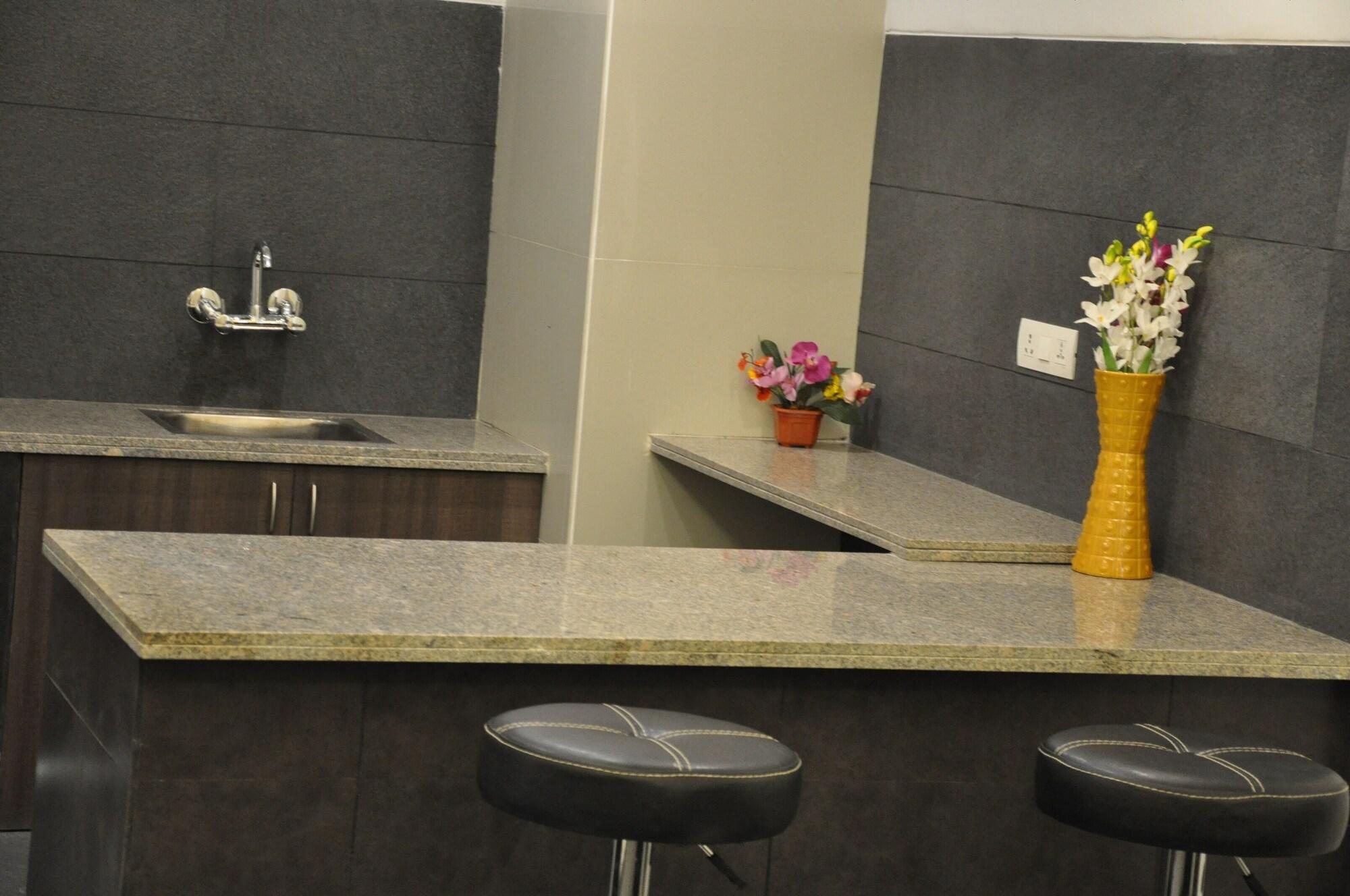 Pride Biznotel Manjusar (ex Mango Hotels Tansha Regal) 8/50