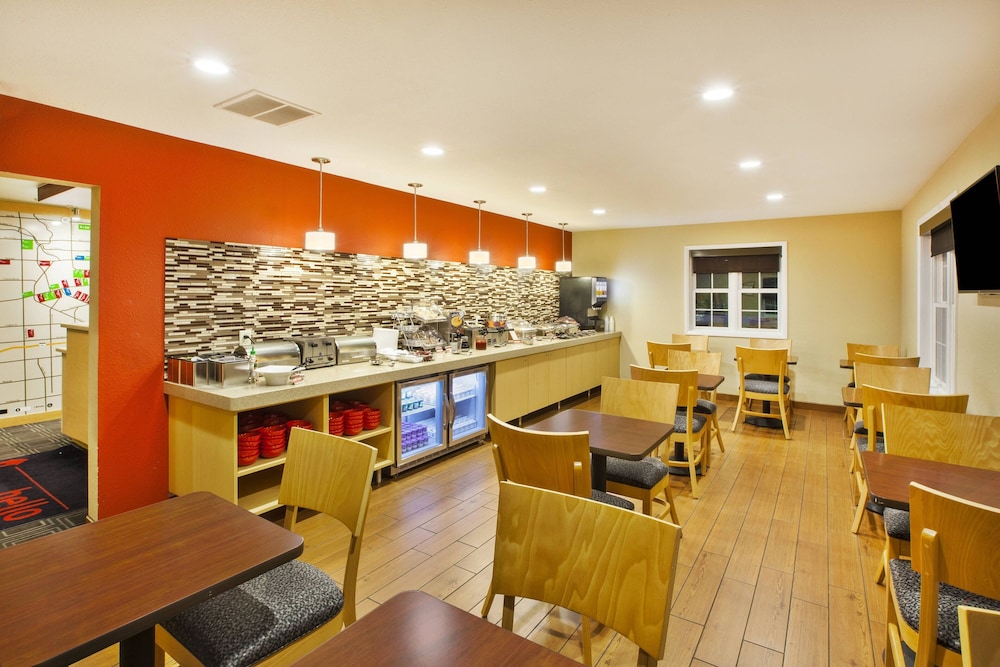 Towneplace Suites By Marriott Detroit Dearborn 18/33