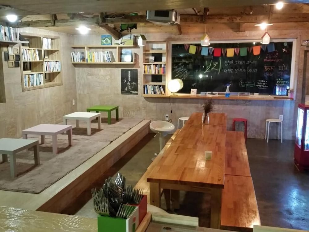 Bori Guesthouse - Hostel 6/8