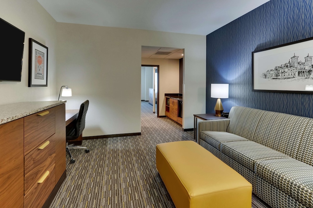 Drury Inn & Suites Lafayette IN 38/56