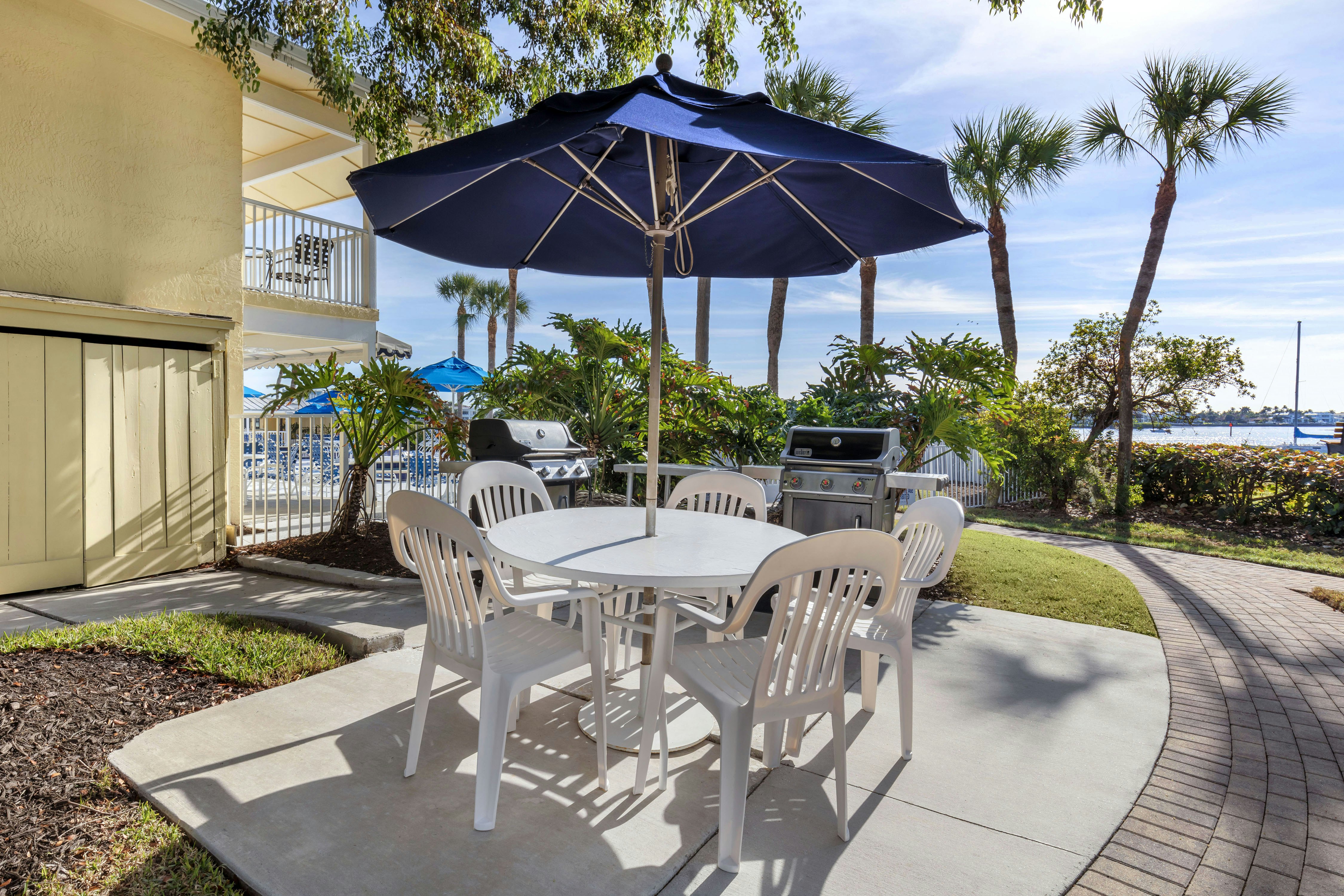 Hilton Vacation Club Charter Club Naples Bay 7/16