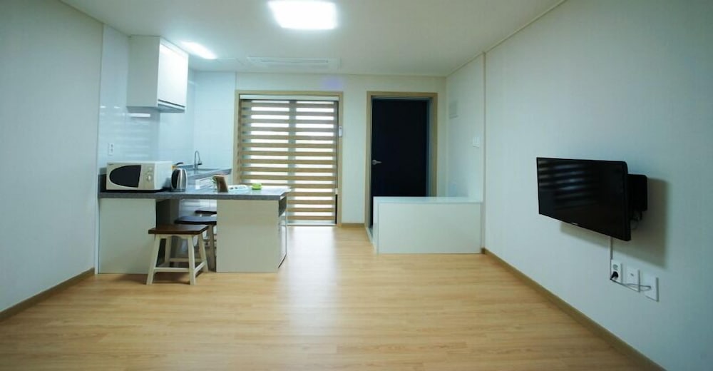 Jeju Gotjawal Geomoon Oreum Pension 29/50