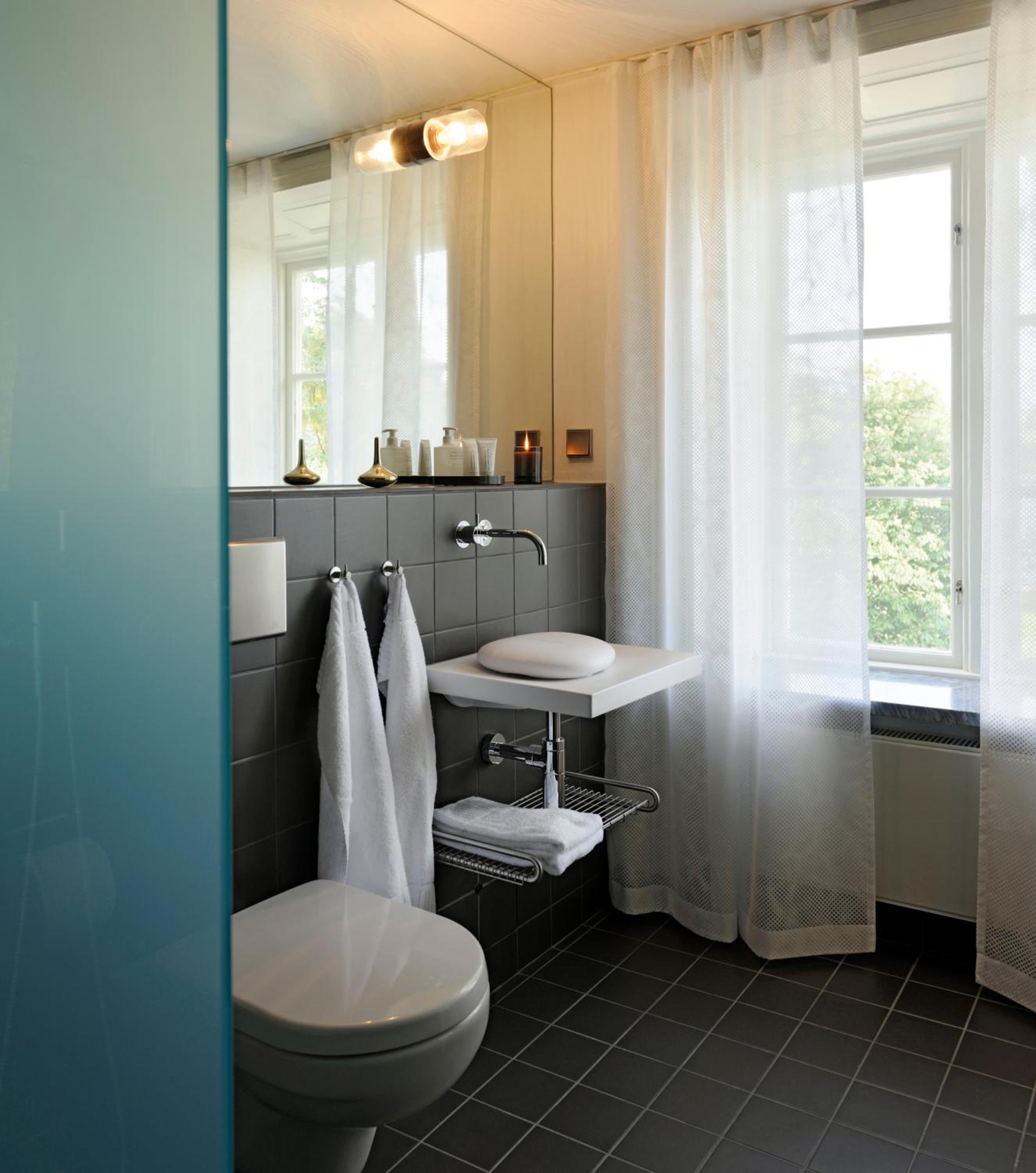 غرفة قياسية بسرير مزدوج، Hotel Skeppsholmen, Stockholm, a Member of Design Hotels 7/8