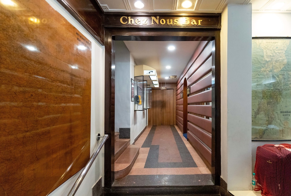 West End Hotel 35/70