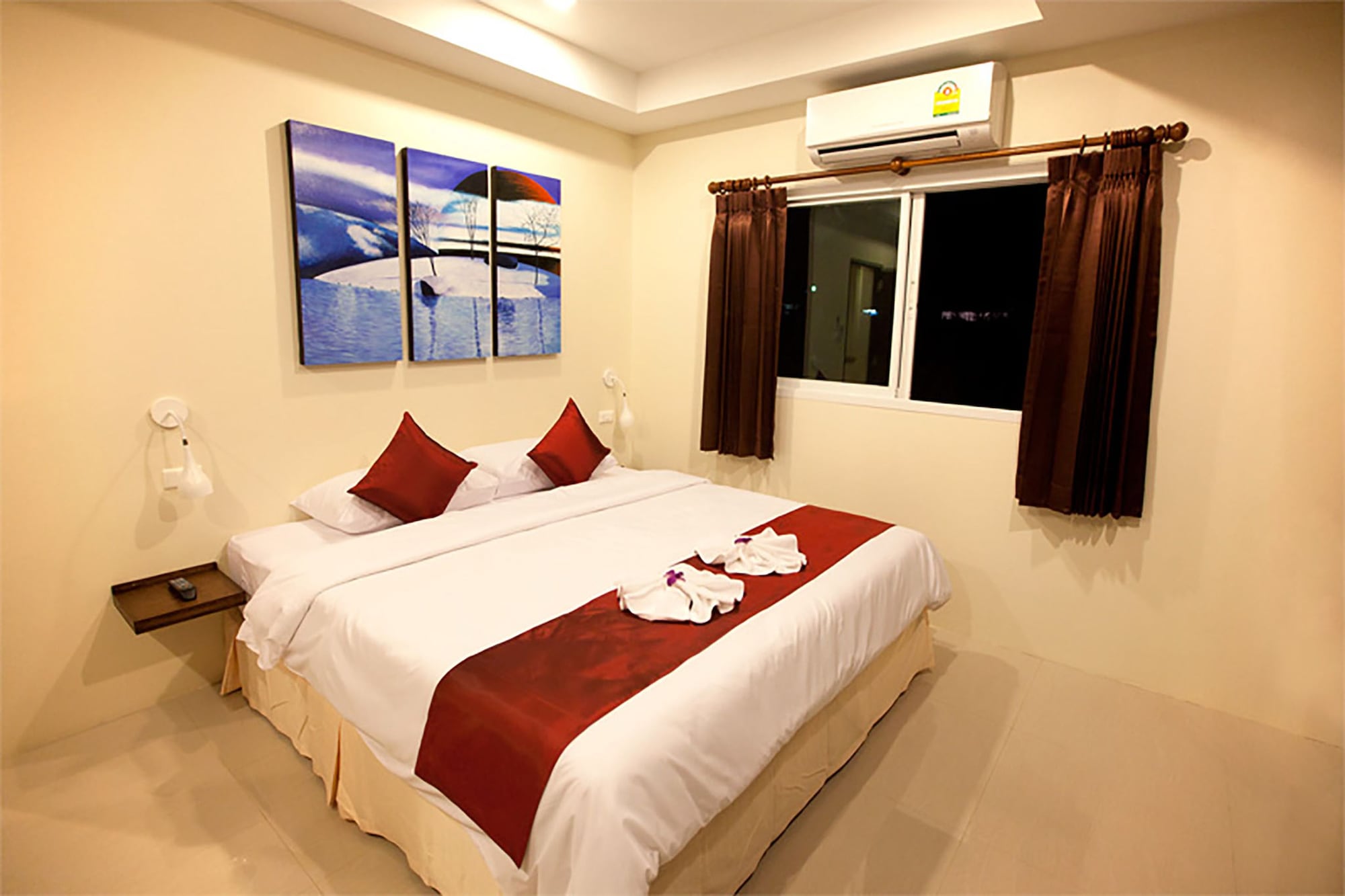 SUPERIOR, DOUBLE BED, NO VIEW