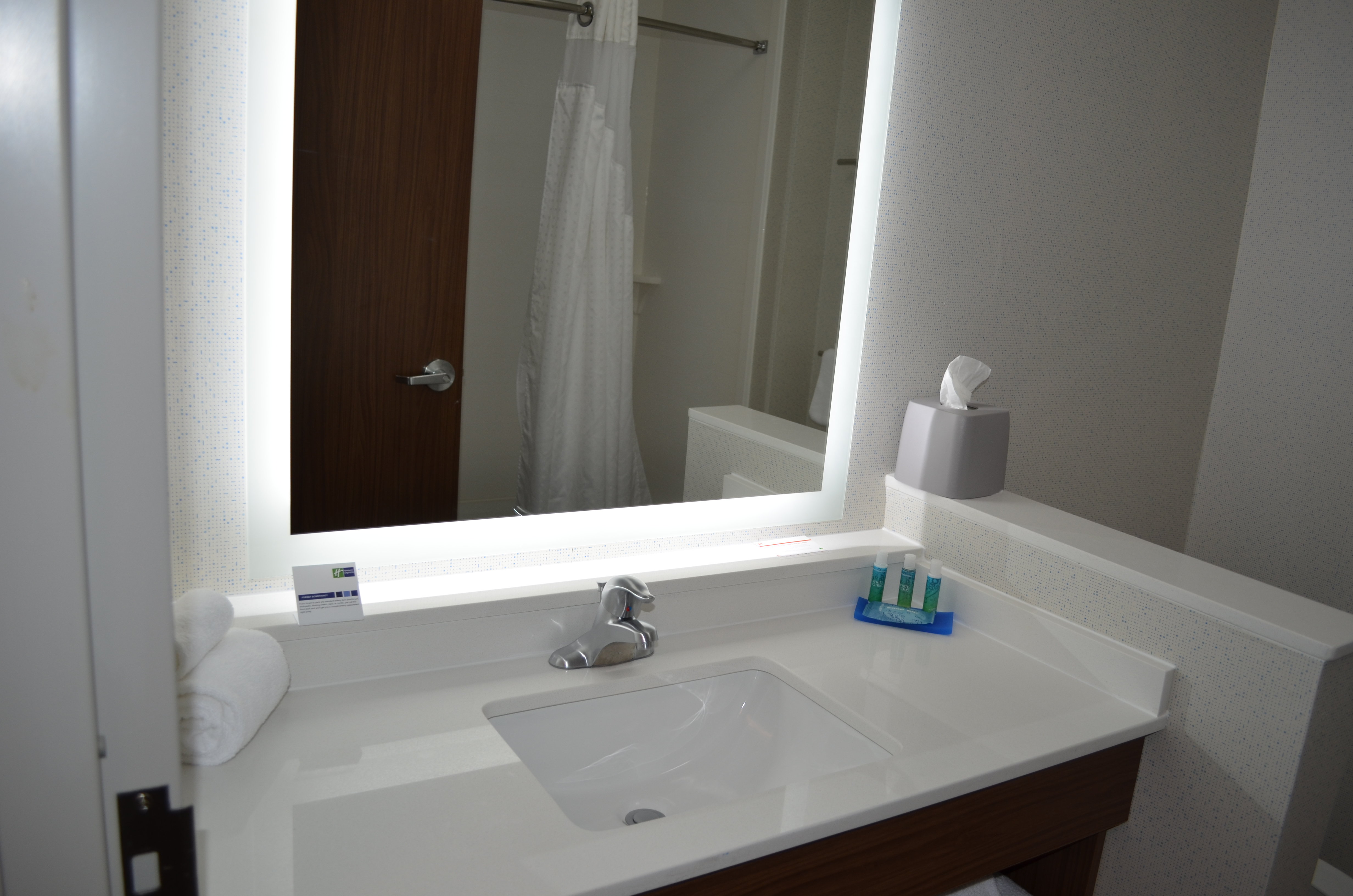 Holiday Inn Express Suites Charlotte Ne University Area 40/40