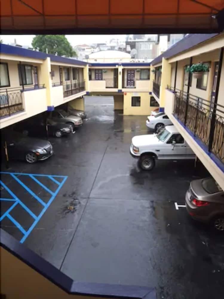 Days Inn by Wyndham San Francisco - Lombard 22/24