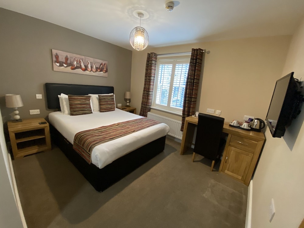 The Three Horseshoes Hotel 18/50