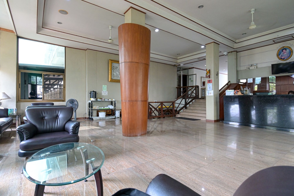 Rattana Park Hotel 72/98