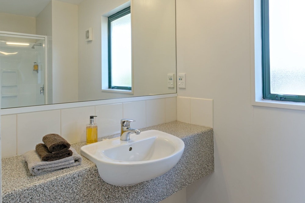 استوديو ثلاثي بسريرين منفصلين وسرير كوين وسرير فردي، Bella Vista Motel Hanmer Springs 9/10