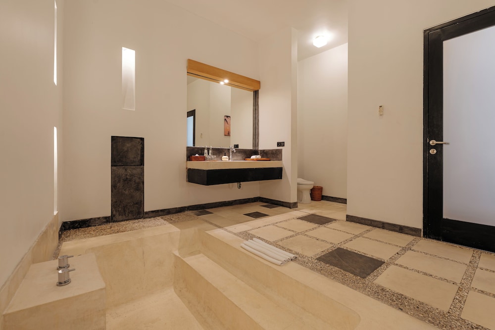 The Seminyak Suite - Private Villa 28/62